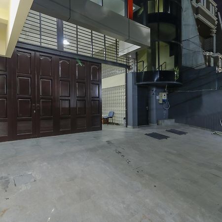 Hotel Reddoorz Near Harmoni Gajah Mada Dżakarta Zewnętrze zdjęcie