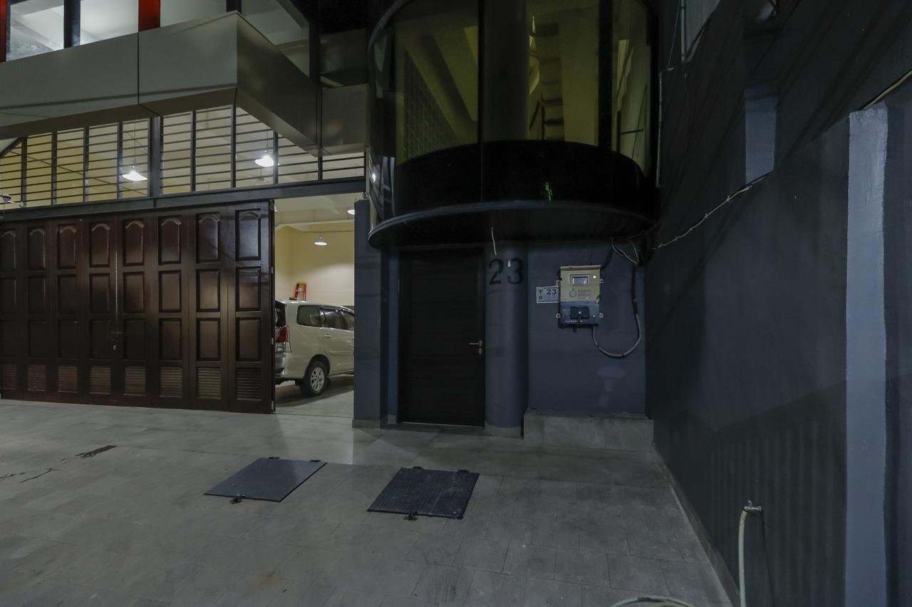 Hotel Reddoorz Near Harmoni Gajah Mada Dżakarta Zewnętrze zdjęcie
