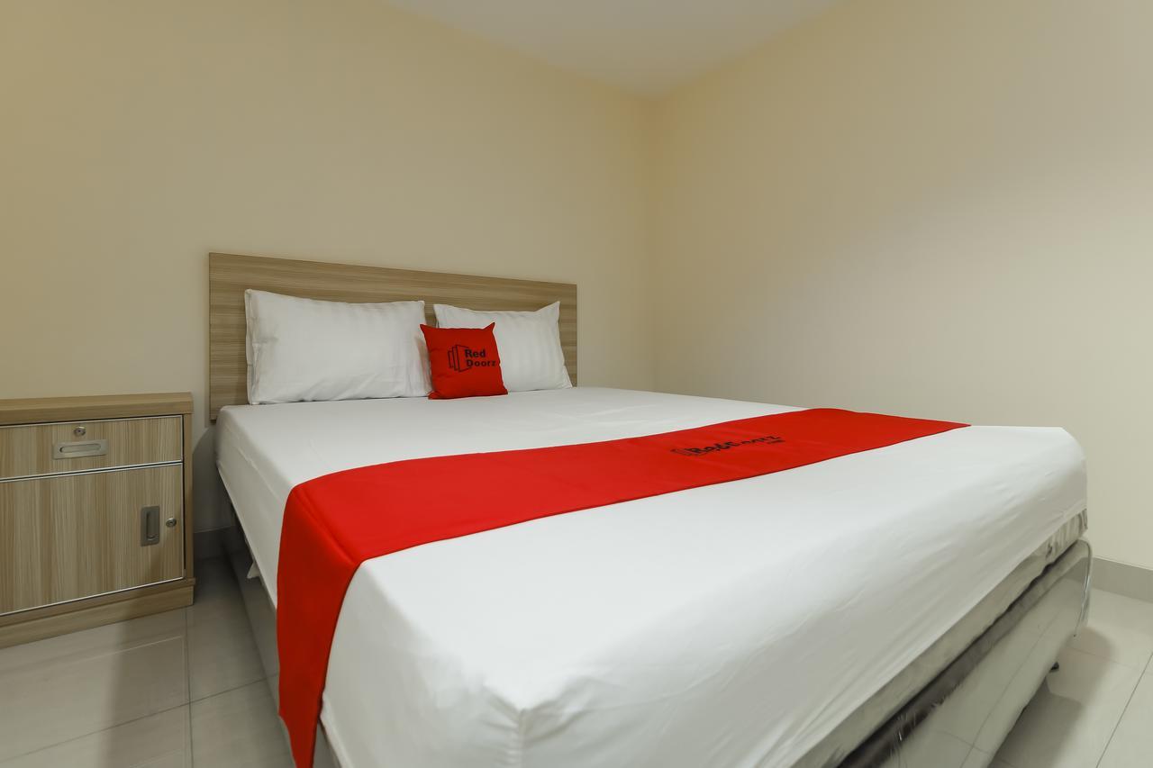 Hotel Reddoorz Near Harmoni Gajah Mada Dżakarta Zewnętrze zdjęcie