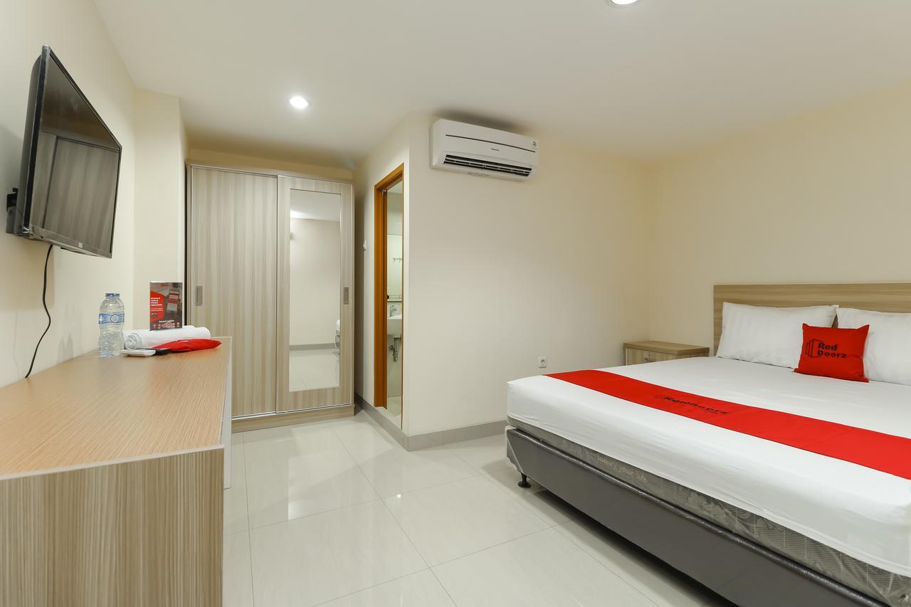 Hotel Reddoorz Near Harmoni Gajah Mada Dżakarta Zewnętrze zdjęcie
